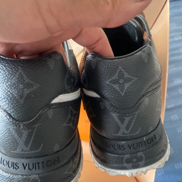 Louie Vuitton shoes - Picture 3 of 5